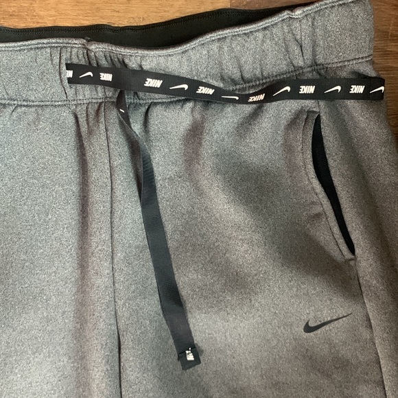 Gray Nike sweatpants - Picture 3 of 4